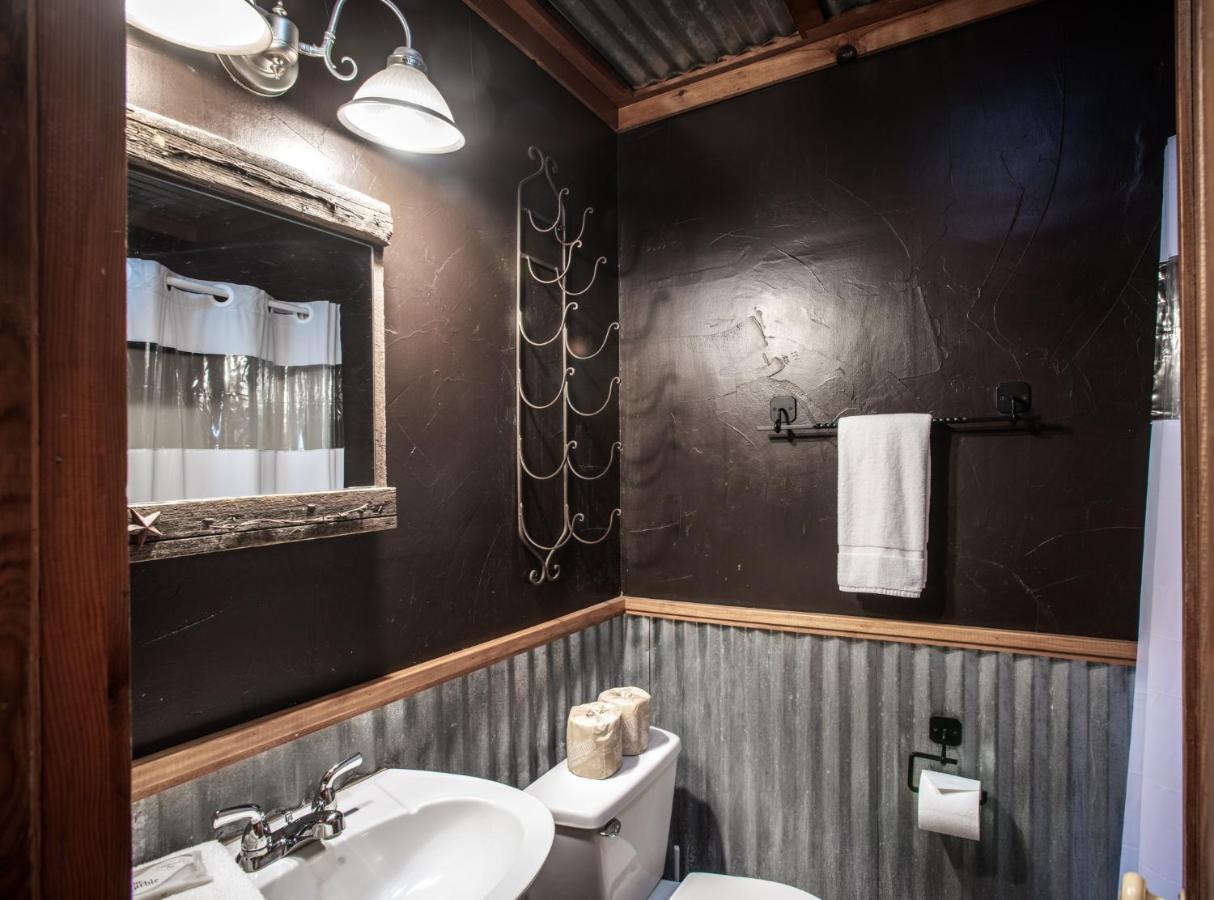 רואידוסו Apache Village 7, Queen Bed, Midtown, Sleeps 2 מראה חיצוני תמונה